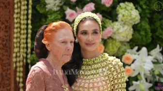 7 Makna Sumber Mata Air Siraman Luna Maya Lengkap dengan Asal-usulnya