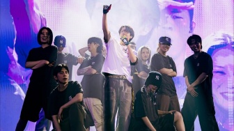 Curhat J-Hope BTS di Konser Jakarta: Niat Pencet Jerawat Supaya Ganteng, Dagunya Malah Bengkak