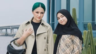Bagikan Foto Bersama Putrinya, Penampilan Marshanda dan Sienna Bikin Pangling