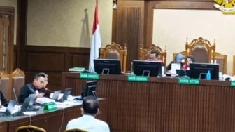 Dapat Uang Rp100 Juta dari Lisa Rachmat, Kelakar Zarof Ricar: Dari Ibu Tiri