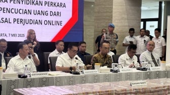 Dua Tersangka Buat Perusahaan Fiktif untuk Sulap Uang Panas Judol, Polisi Sita Rp530 M dan Mercy