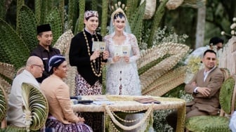 Terungkap Alasan Luna Maya Nikah Pakai Adat Jawa, Ternyata Permintaan Maxime Bouttier