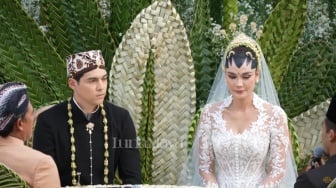 Luna Maya Beri Angsul-angsul Seserahan ke Maxime Bouttier, Isinya Ada yang Bikin Salfok