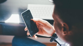 Cara Mengatasi Teror Penawaran Pinjol via Telepon, SMS dan WA