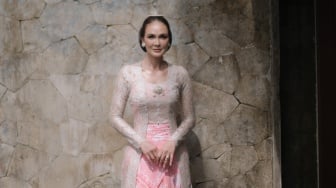 Sebelum Akad Nikah, Luna Maya dan Maxime Bouttier Jalani Upacara Melukat
