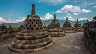 Parade Lampion Waisak Borobudur: Intip 5 Hotel dengan View Terbaik & Tips Booking!