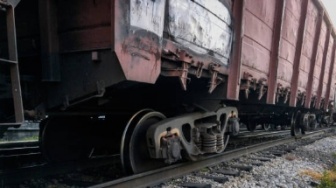 Kecelakaan Maut di Perlintasan Rel Menanjak Muara Enim, Truk Dihantam Babaranjang