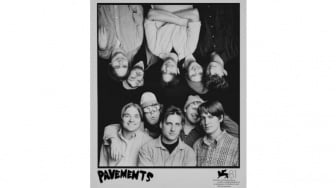 Review Film Pavements: Yang Nggak Mau Jadi Dokumenter Musik Biasa
