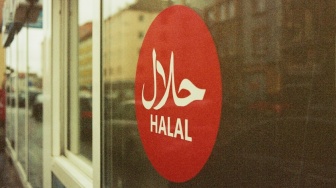 Produk Halal Tapi Merusak: Perlukah Makanan Tak Sehat Dicap Haram?