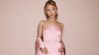 Ariana Grande Bahas Kekuatan Cinta Lewat Lagu Supernatural