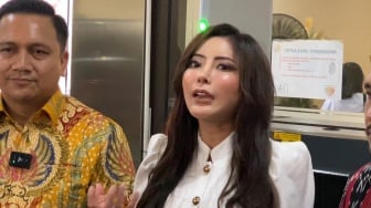 Ayu Aulia Mendadak Terbang dari Singapura ke Bareskrim,Ada Apa dengan Ridwan Kamil Vs Lisa Mariana?