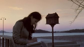 Review Film Il Mare, Kisah Romansa Lintas Waktu yang Bikin Baper