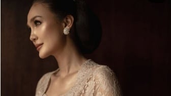 Bergaun Lukisan sang Ayah, Luna Maya Dijuluki Princess yang Sesungguhnya