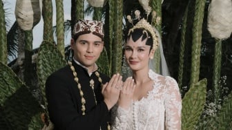 Ucap Janji Nikah, Luna Maya Nangis Tersedu-sedu Saat Berterima Kasih ke Maxime Bouttier