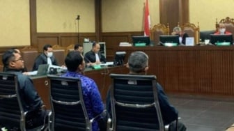 Penyidik KPK Ungkap Identitas Asli Sri Rejeki Hastomo di Persidangan, Hasto Kristiyanto?