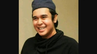 Potret Sosok Olga Syahputra Hadir di Pernikahan Luna Maya, Banjir Ucapan Haru