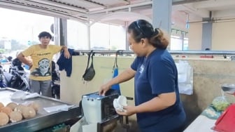 Pedagang Menjerit! Harga Kelapa Parut di Solo Naik 100 Persen