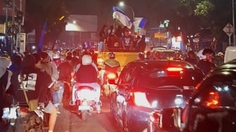 Rayakan Persib Juara BRI Liga 1 2024/2025, Bobotoh Konvoi Keliling Kota Bandung