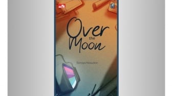 Ulasan Novel Over the Moon: Antara Cinta Sejati dan Restu Ibu