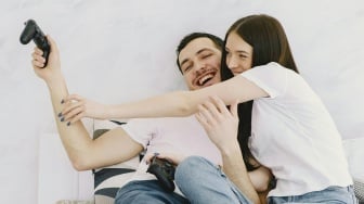 Top 5 Zodiak Paling Romantis Menurut Ahli Astrologi, Jago Bikin Pasangan Klepek-Klepek