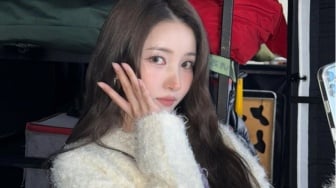 4 Gaya Kasual Anti-Boring ala Sowon GFRIEND, Cocok Buat Weekend Look!