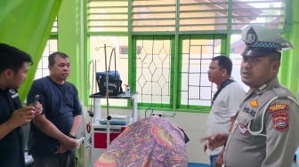 Kapal Bawa Wisatawan Terbalik Dihantam Ombak di Sumbar, 1 Warga Riau Tewas