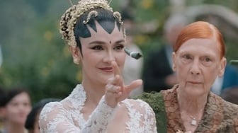Paes Luna Maya Dipermasalahkan Perias Yogyakarta, Tak Sesuai Pakem?