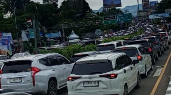Puncak Bogor Macet, Polisi Catat Lonjakan Kendaraan di Libur Waisak