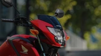 Motor Unik Honda Irit dan Bertenaga, Tampilan Lawas tapi Berfitur Canggih