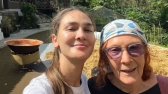 Apa Pekerjaan Ibu Luna Maya di Bali? Ngaku Tak Pernah Cek Uang Kiriman Anak