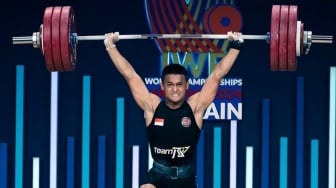 Kejuaraan Asia Angkat Besi 2025: Rizki Juniansyah Sabet 3 Medali dengan Tangan Terluka