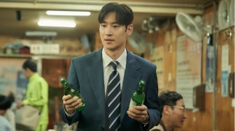 5 Film Lee Je Hoon yang Wajib Ditonton, Terbaru Adu Strategi di 'Big Deal'
