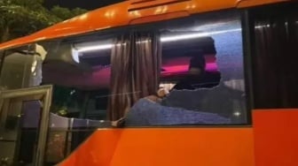 Potensi Sanksi yang Akan Didapat Arema FC Usai Kaca Bus Persik Kediri Pecah karena Lemparan Batu