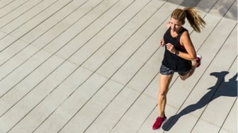 Jalan Cepat vs Jogging: Mana yang Lebih Ampuh Bakar Kalori dan Turunkan Berat Badan?