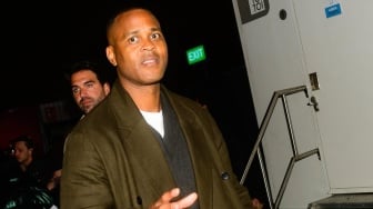 Kontroversi Travis Scott: Gelar Konser Gratisan, Ditonton Patrick Kluivert