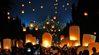 Gemerlap Puncak Perayaan Waisak di Borobudur