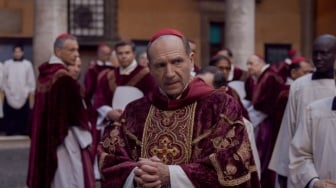 10 Rekomendasi Film Terbaik yang Dibintangi Ralph Fiennes, Sudah Nonton?