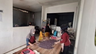 Bangkit dari Keterpurukan dengan KUR BRI, Hayanah Ajak Perempuan Desa Makin Berdaya