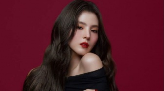 Kasual Sampai Formal, Ini 4 Outfit Han So Hee yang Bikin Gaya Lebih Classy!