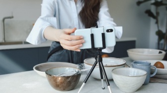Desir Layar! Pesona ASMR untuk Jiwa Gen Z yang Gelisah