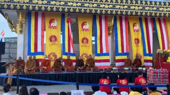 Usai Jalan Kaki 2.800 Km dari Thailand ke Borobudur, 38 Bhikkhu Thudong Singgah Lagi ke Jakarta