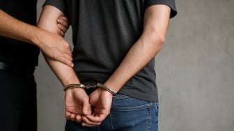 Tak Senang Istri Diperhatikan Saat Belanja, Pria di Labura Ngamuk Todongkan Parang