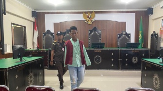 Sidang Pledoi Menjelang Vonis, Agus Difabel Nangis Sampai Muntah
