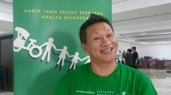Terlibat di Drama Musikal Keluarga Cemara, Mang Saswi Punya Trik Jika Lupa Naskah