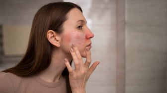Rangkaian Skincare Malam Viva untuk Kulit Bruntusan, Wajah Kembali Mulus dan Cerah