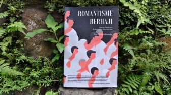 Ulasan Buku Romantisme Berhaji, Menuju Tanah Suci Berbekal Niat dari Hati