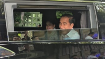 Absen di Sidang Mobil Esemka, Jokowi Pilih Terbang ke Medan, Sambangi Cucu?