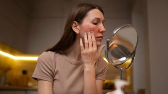 8 Tanda Skincare Tidak Cocok di Kulit, Segera Hentikan Pemakaian!