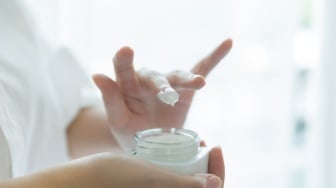 Bolehkah Sering Gonta-ganti Skincare? Ini Kata Dokter