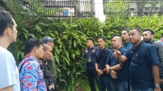 Air Mata Atalarik Syach: Rumahnya Dibongkar Paksa, Sengketa Tanah Berlarut Sejak 2015!